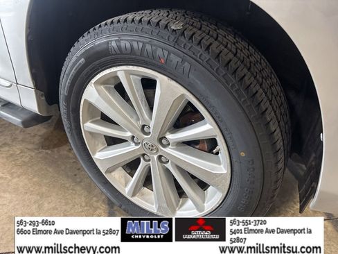 Used 2012 Toyota Highlander Limited AWD/4WD image 23