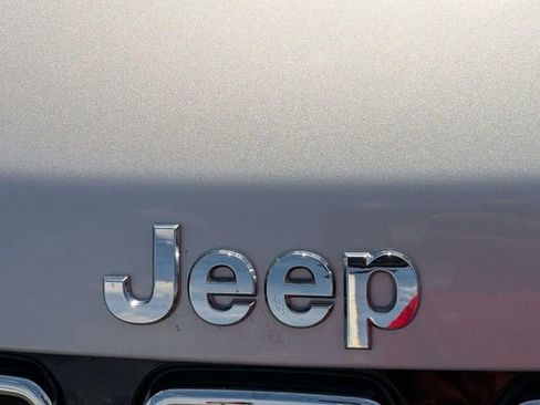 Used 2025 Jeep Compass Limited AWD/4WD image 9