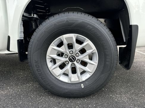 Certified 2025 Nissan Frontier S image 5