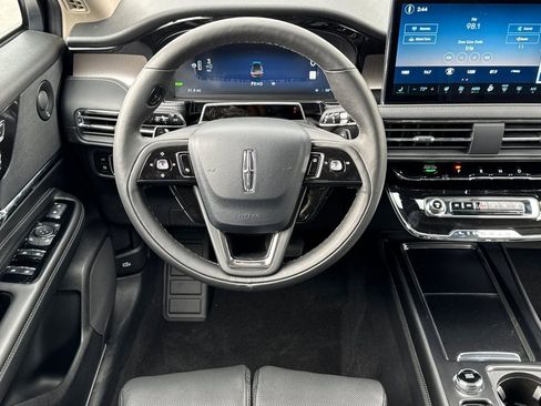 New 2025 Lincoln Corsair Grand Touring w/ Equipment Group 302A AWD/4WD image 13