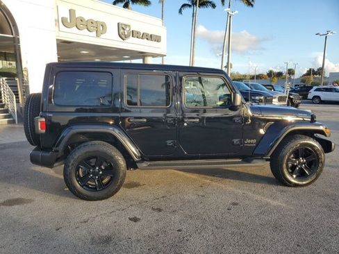 Used 2021 Jeep Wrangler Unlimited Sahara image 8