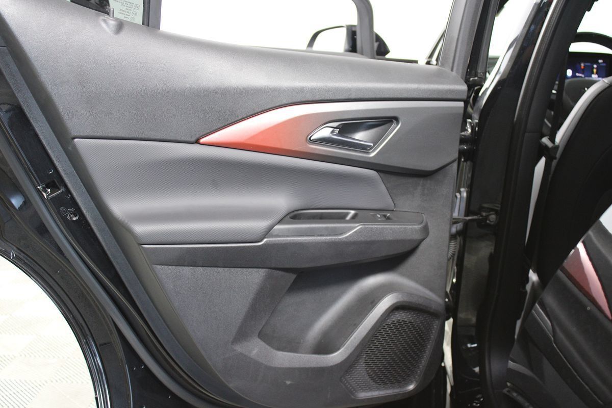 Used 2024 Chevrolet Equinox EV RS FWD image 23