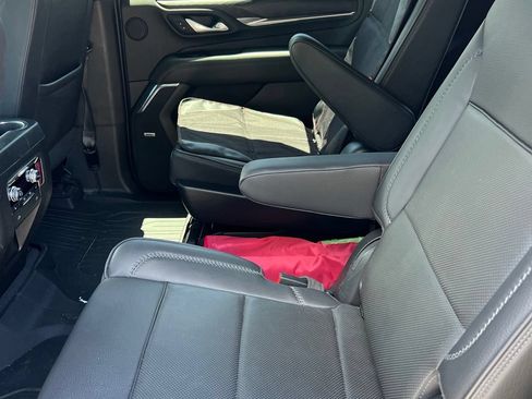 Used 2022 GMC Yukon Denali AWD/4WD image 11