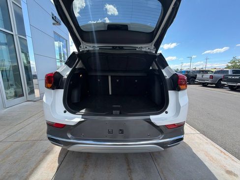 Used 2021 Buick Encore GX Essence w/ Advanced Technology Package AWD/4WD image 12