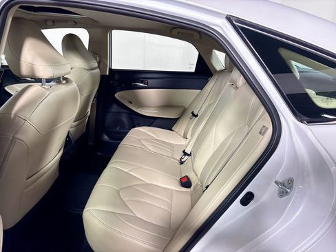Used 2022 Toyota Avalon XLE w/ Moonroof Package image 21