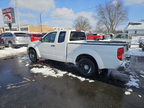 Used 2015 Nissan Frontier S image 6