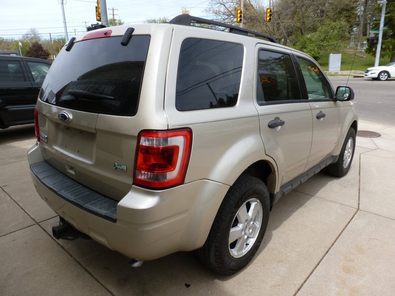 Used 2012 Ford Escape XLT AWD/4WD image 2