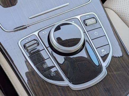 Used 2019 Mercedes-Benz GLC 300 image 27