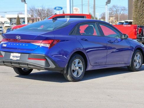 New 2026 Hyundai Elantra SE FWD image 3