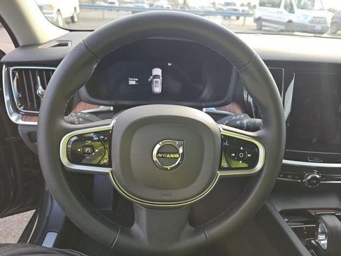 Used 2025 Volvo V60 B5 Cross Country Plus image 5
