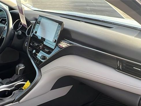 Certified 2022 Toyota Camry XLE image 31