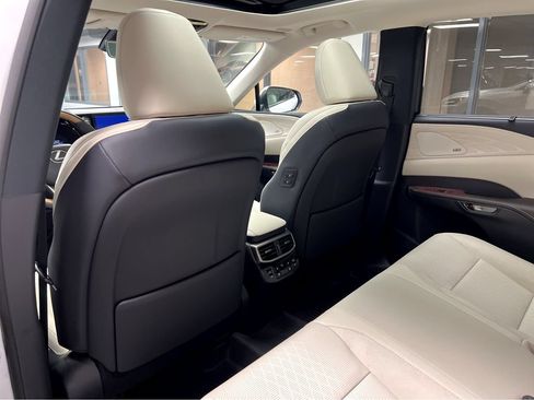 Certified 2025 Lexus RX 450h AWD w/ Convenience Package image 19