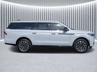 New 2026 Lincoln Navigator L Black Label AWD/4WD video 2