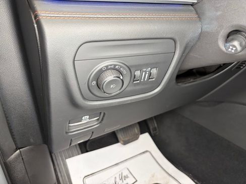 Used 2024 Jeep Grand Cherokee L Summit AWD/4WD image 17