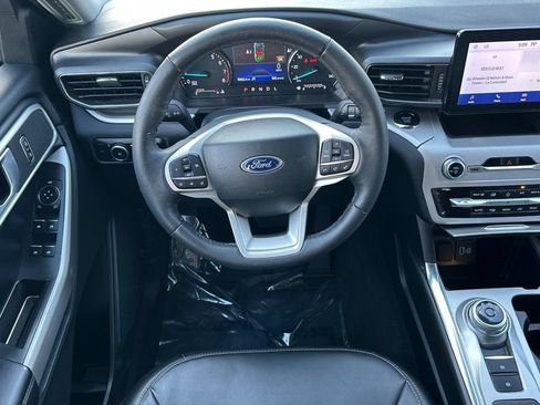 Certified 2023 Ford Explorer XLT w/ Equipment Group 202A RWD image 16