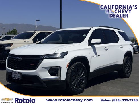 Used 2022 Chevrolet Traverse RS w/ LPO, Cargo Package FWD image 3