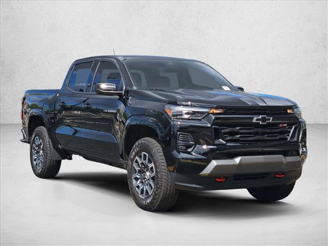 Used 2026 Chevrolet Colorado Z71 w/ Technology Package AWD/4WD image 3