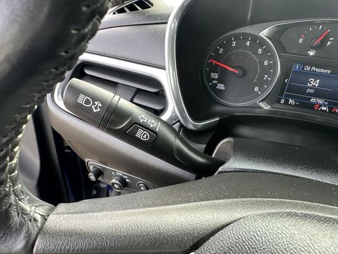 Used 2020 Chevrolet Equinox LT w/ Driver Convenience Package image 37