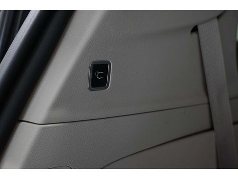 Used 2023 Chrysler Voyager LX FWD image 26