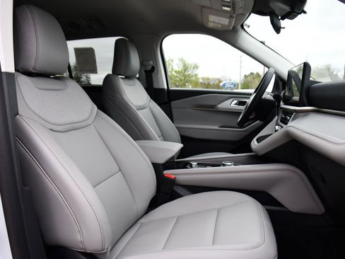 New 2026 Ford Explorer Active AWD/4WD image 16