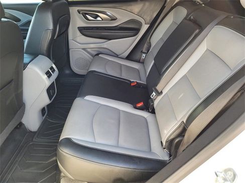 Used 2022 GMC Terrain SLT image 18