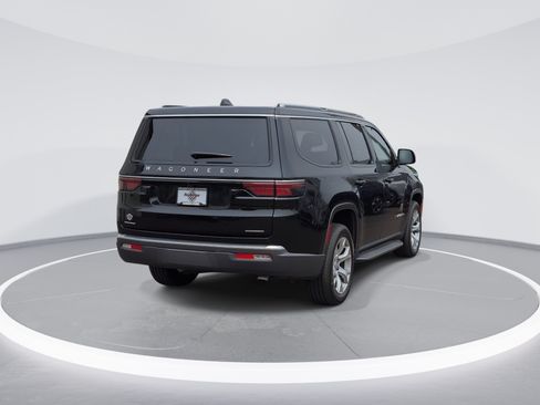 Used 2022 Jeep Wagoneer Series II AWD/4WD image 7