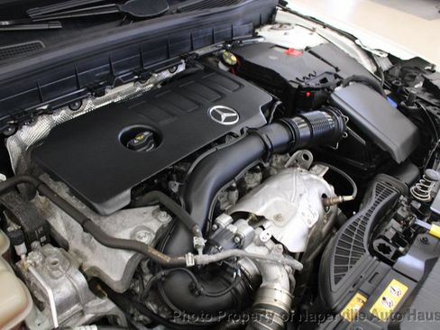 Used 2021 Mercedes-Benz GLB 250 4MATIC image 40