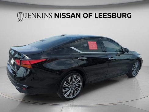 Used 2024 Nissan Altima 2.5 SL AWD/4WD image 6