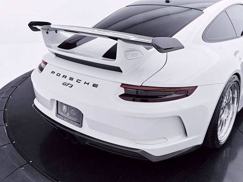 Used 2018 Porsche 911 GT3 RWD image 38