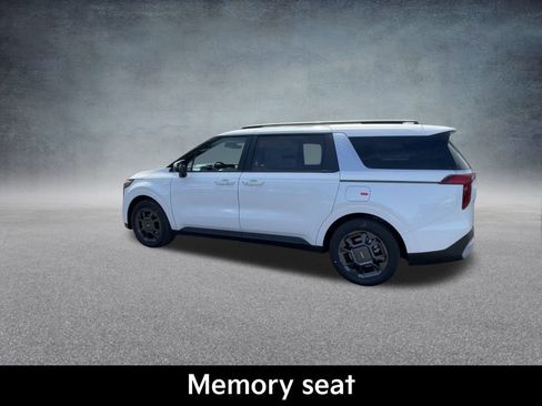 New 2026 Kia Carnival EX image 17