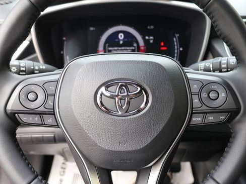 Certified 2025 Toyota Corolla XSE FWD image 27