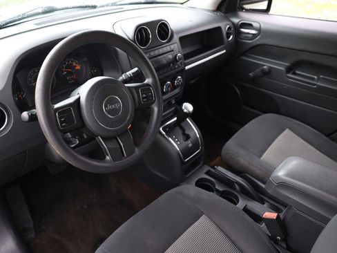 Used 2014 Jeep Patriot Sport FWD image 4