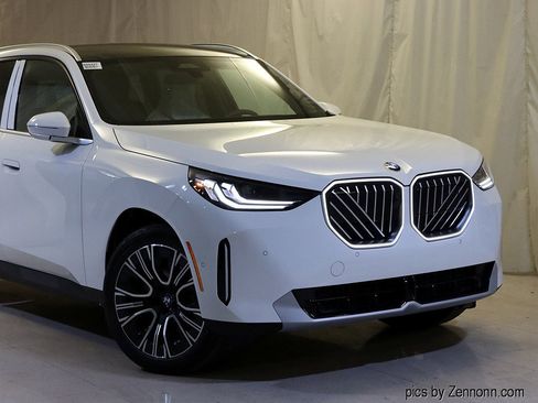 Used 2026 BMW X3 xDrive30 w/ Premium Package image 4