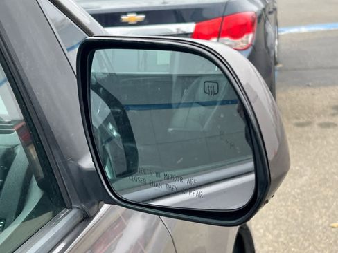 Used 2015 Toyota Sienna SE image 13