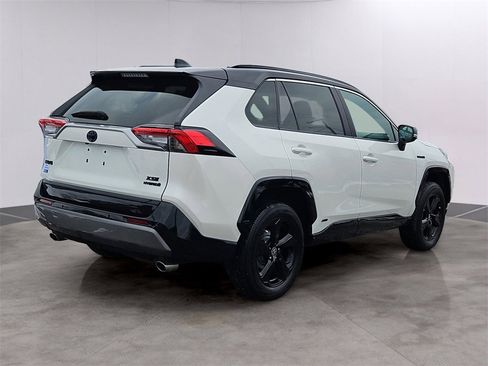 Used 2021 Toyota RAV4 XSE image 4