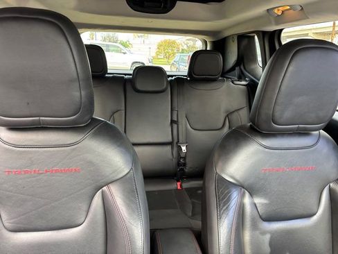 Used 2017 Jeep Renegade Trailhawk w/ Premium Trailhawk Package AWD/4WD image 62