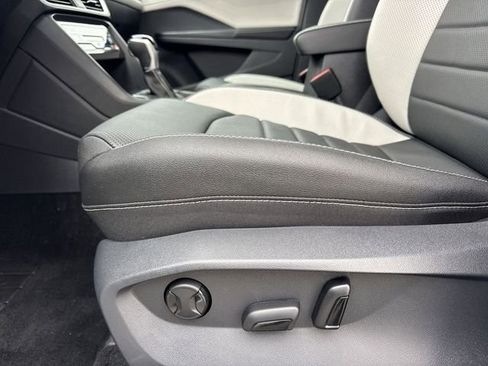 New 2026 Volkswagen Taos SEL image 12