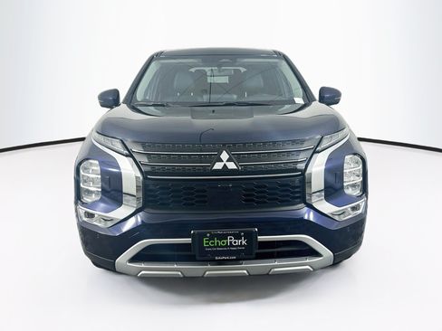Used 2024 Mitsubishi Outlander SE AWD/4WD image 2