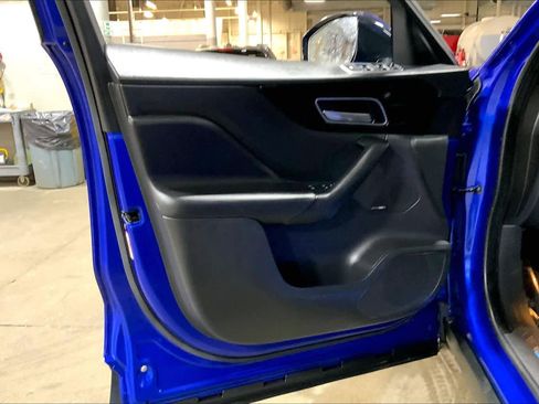 Used 2020 Jaguar F-PACE Premium image 22