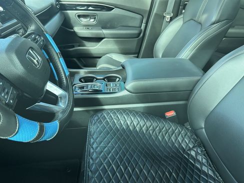 Used 2023 Honda Pilot Touring image 12