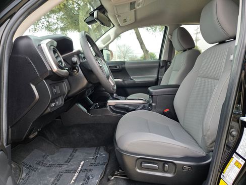 Used 2023 Toyota Tacoma SR5 image 9