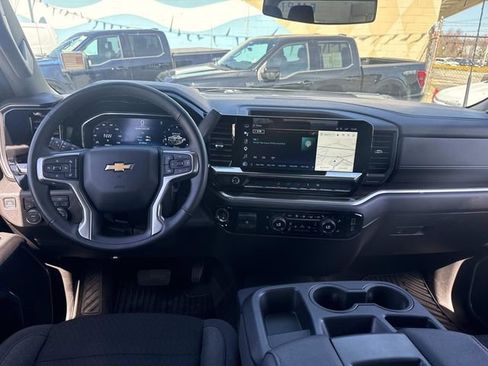 Used 2025 Chevrolet Silverado 2500 LT w/ Convenience Package AWD/4WD image 13
