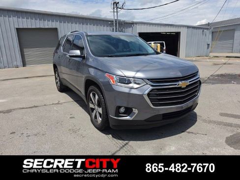 Used 2018 Chevrolet Traverse LT FWD image 3