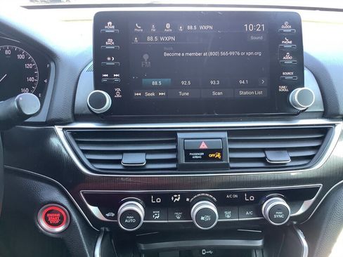 Used 2018 Honda Accord Sport image 16