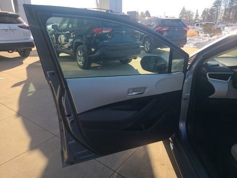 Used 2021 Toyota Corolla LE image 17
