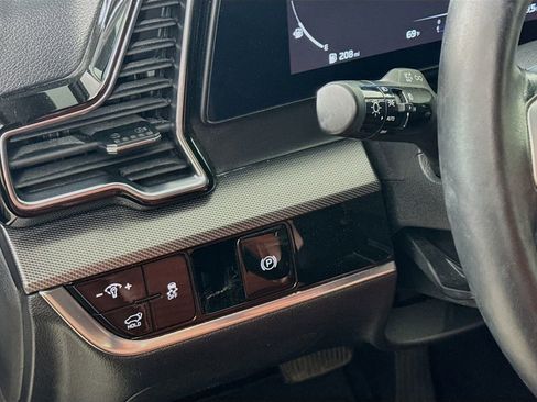 Used 2023 Kia Sportage SX image 10