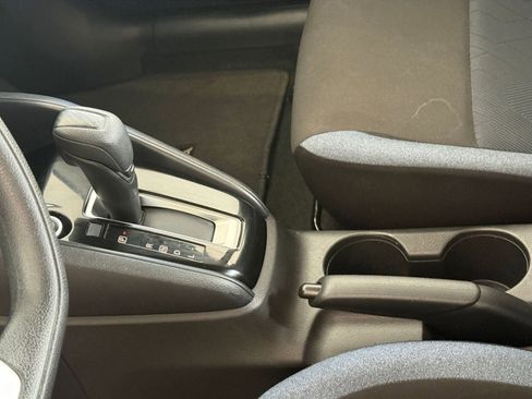 Used 2025 Nissan Versa SV image 41