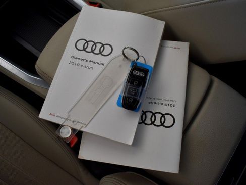 Used 2019 Audi e-tron Premium Plus AWD/4WD image 26