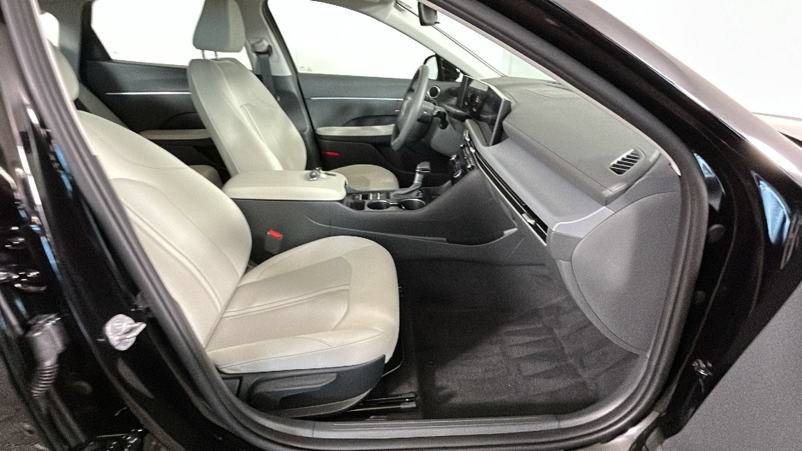 Certified 2026 Hyundai Sonata SE FWD image 37