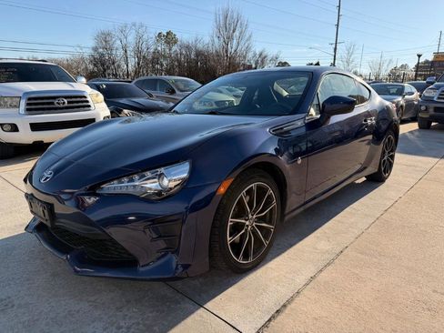 Used 2017 Toyota 86 image 16